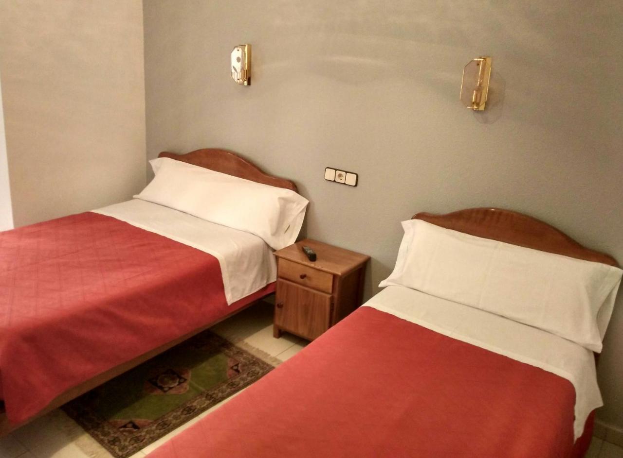 Hostal Gaudi Madrid Exterior foto