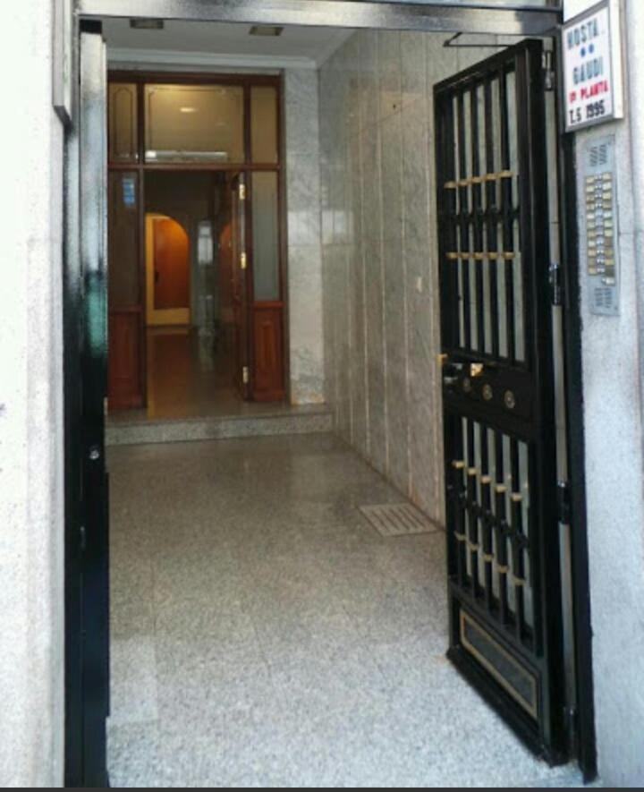 Hostal Gaudi Madrid Exterior foto